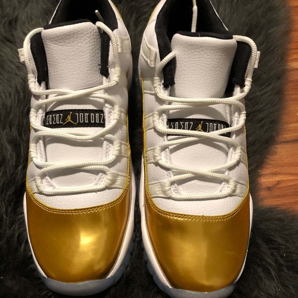 Air Jordan 11 Retro Low